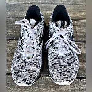 Nice Brooks Adrenaline GTS 21 Black Gray White Sz 10 Sneaker EUC